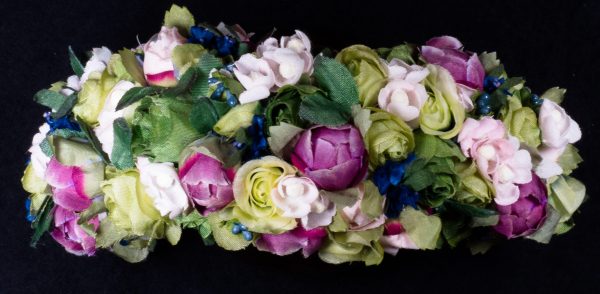 Haarkranz mit Frühlingsrosen – Bild 2