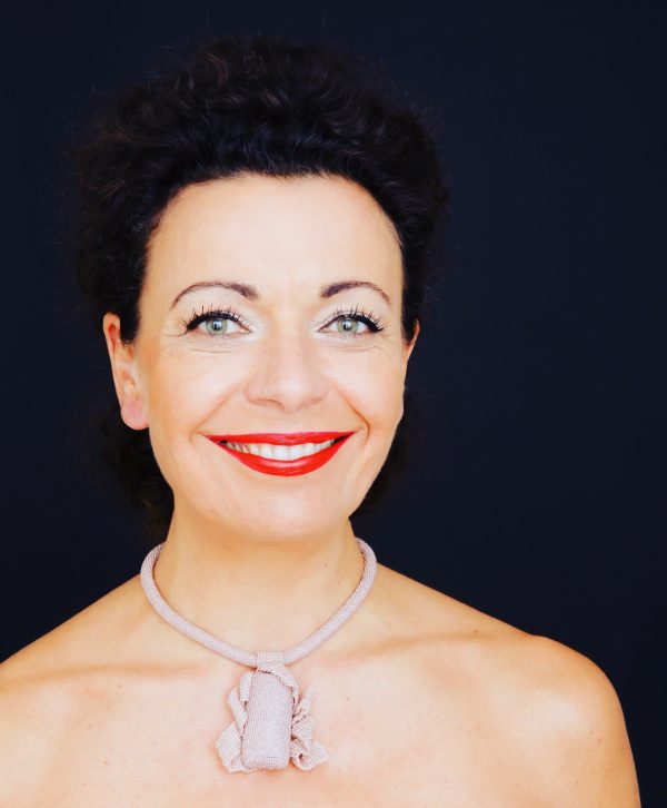 Aufwendiges Collier in mauve – Bild 2