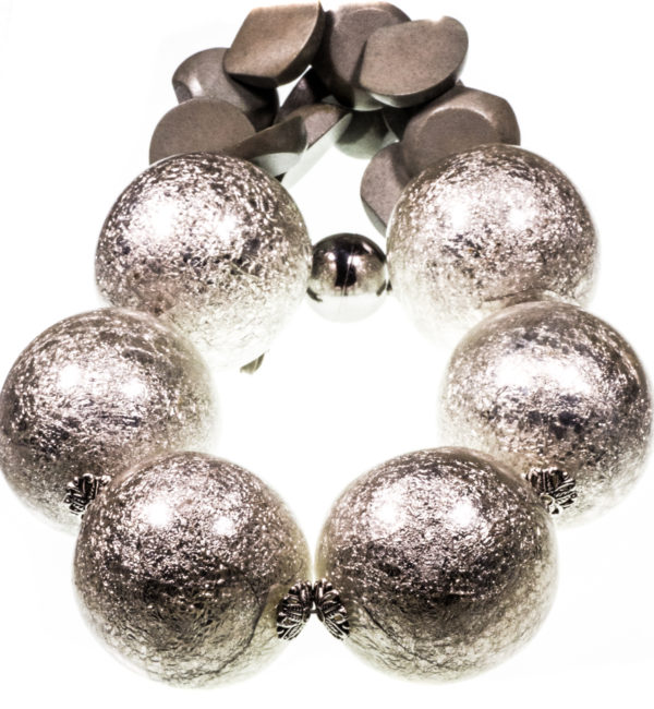 Silber KugelCollier mit CrashFolie und Holz (Kopie) – Bild 3